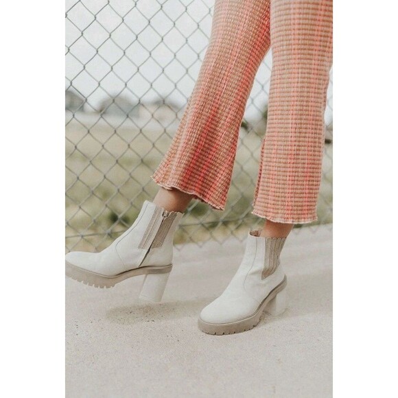 Free People Shoes - Free People James Chelsea leather Boots in Ice  Sz 38 (8)